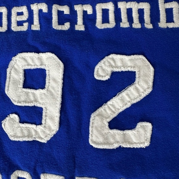 Abercrombie  kids blue 92 football t shirt size L - Picture 5 of 10